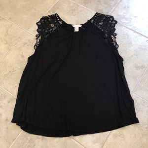 🌻 T-shirt lace sleeves